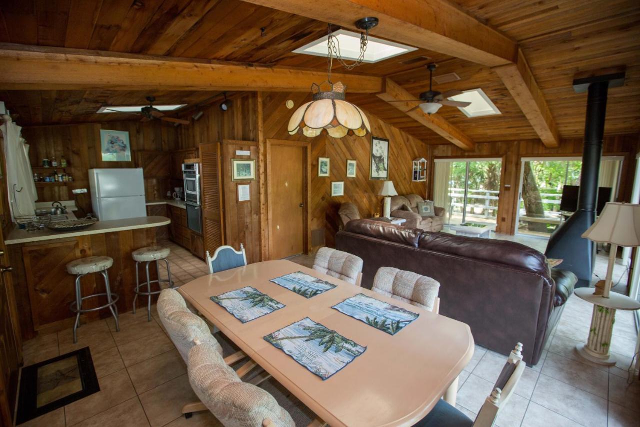 Riverfront Treetop Bungalow Homosassa Exterior photo