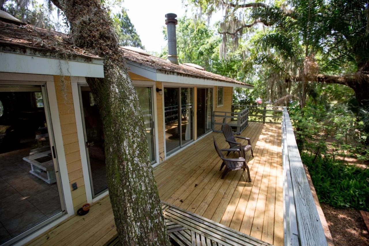 Riverfront Treetop Bungalow Homosassa Exterior photo